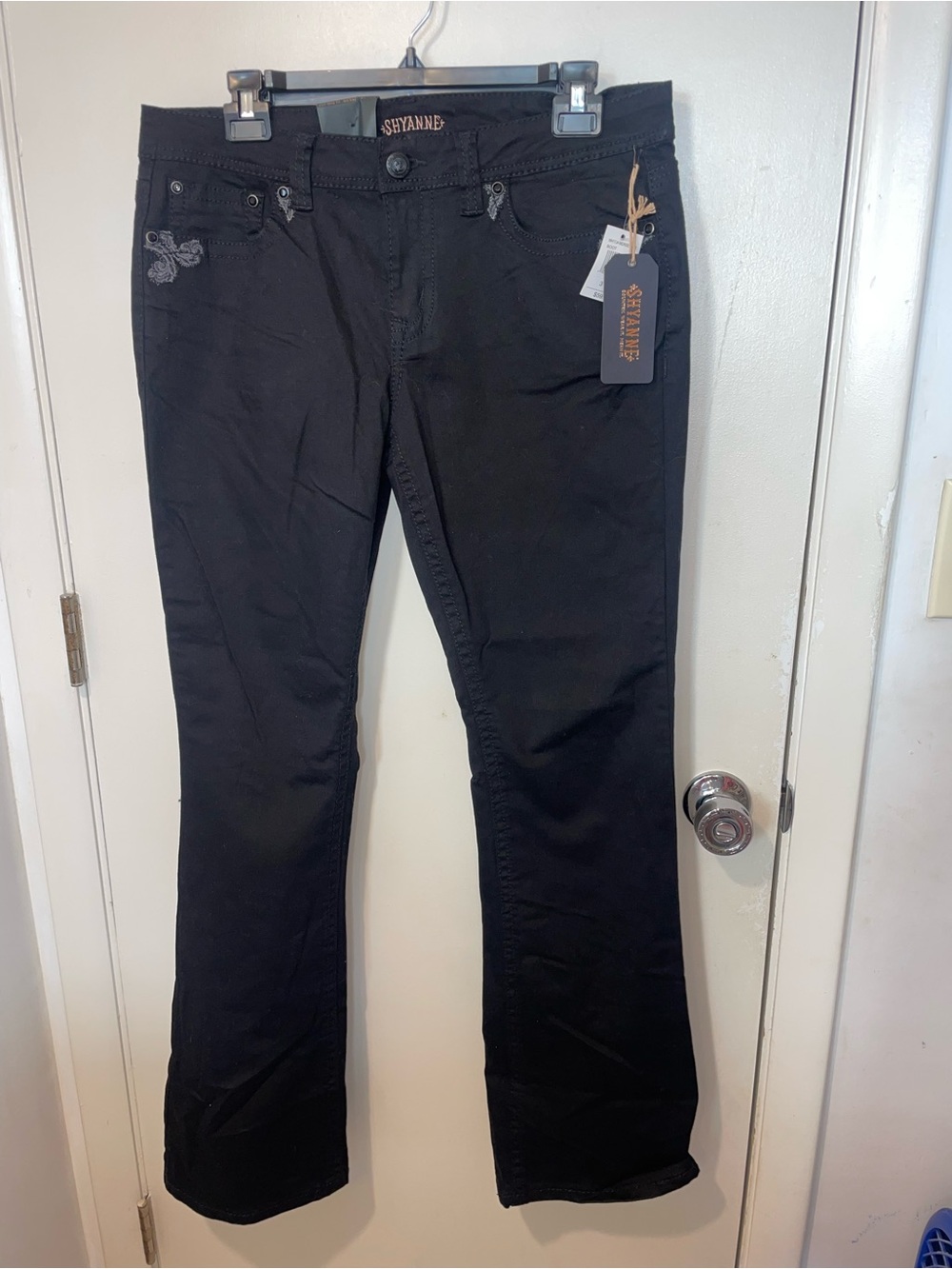 New Shyanne Women’s Black Embroidered Bootcut Jeans western Anne fit midrise 31